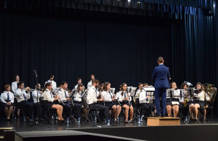 Sociedade Musical de Santa Marinha sobe ao palco da Casa Municipal da Cultura