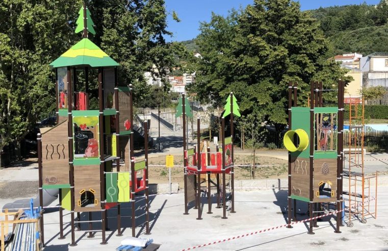 Novo parque infantil da cidade de Seia começa a ganhar forma
