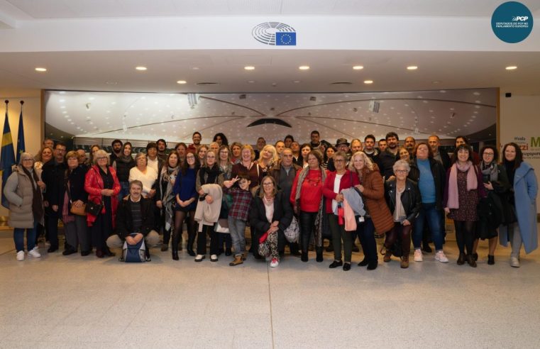 Habitantes e instituições da Freguesia de Alvoco da Serra no Parlamento Europeu