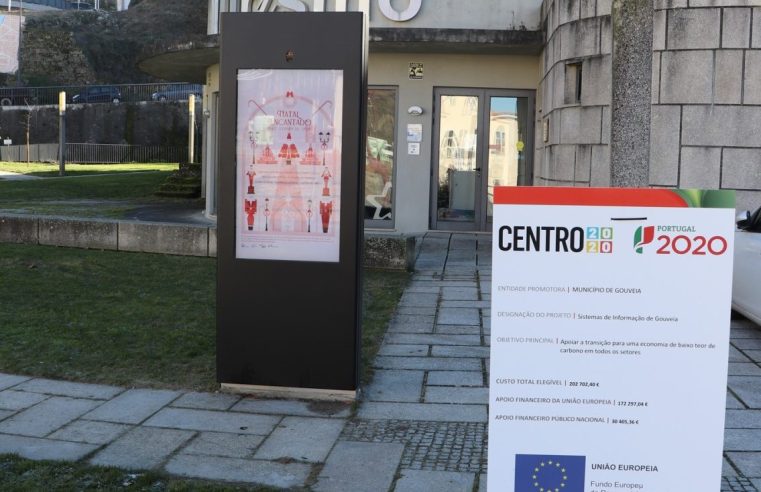 Gouveia instala Mupis Digitais Interativos