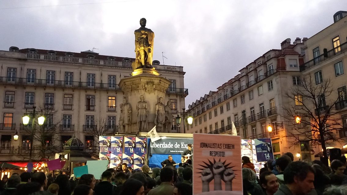 Greve geral dos jornalistas parou 64 redações e exigiu melhores salários e condições