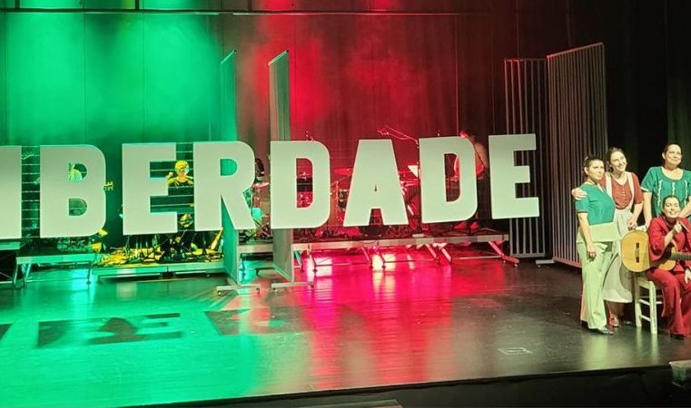 “Era o dia de cantar” no palco da Casa da Cultura de Seia