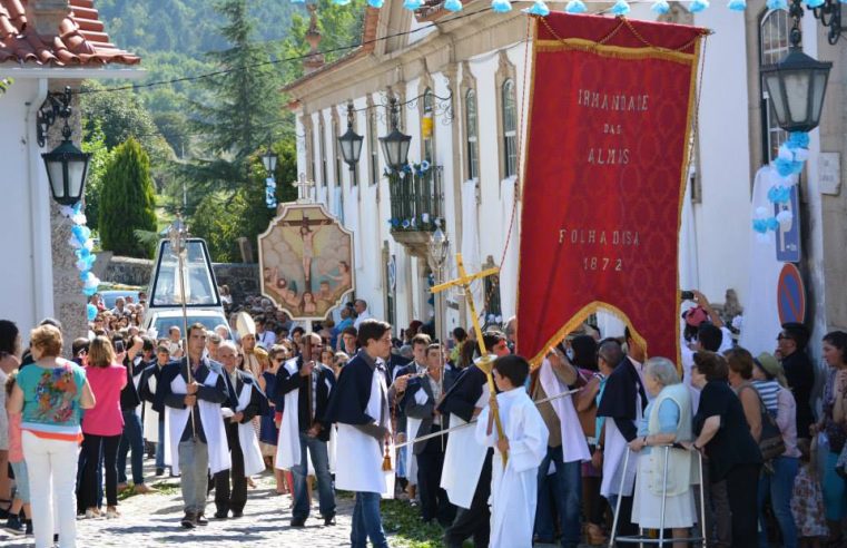 Encontro de Irmandades e Confrarias em Folhadosa
