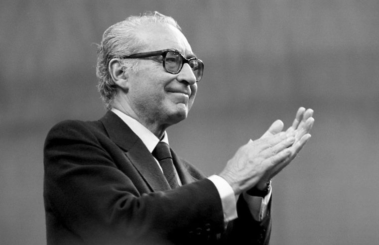 Almeida Santos homenageado pelo Instituto Piaget em Viseu