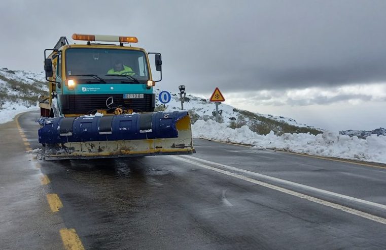 Estradas da Serra da Estrela reabertas após encerramento devido à neve