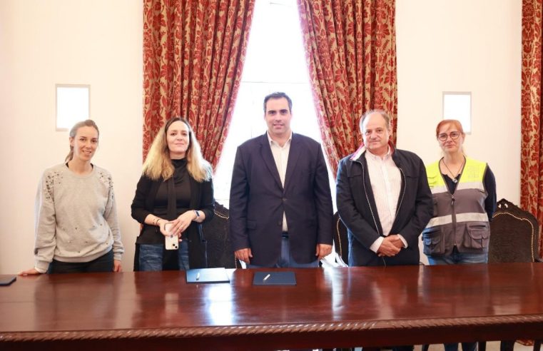 ‘Nós é Mais Bichos’ e Câmara de Seia assinam protocolo para captura, esterilização e devolução de gatos silvestres