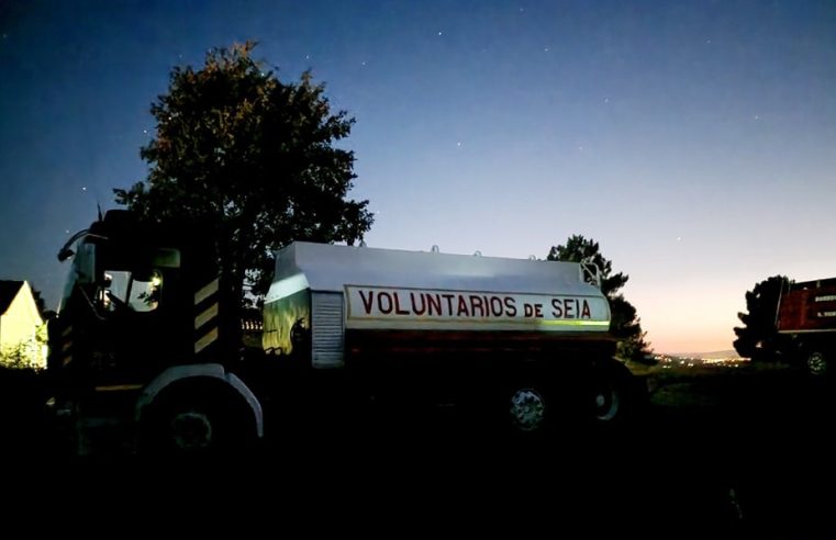 Bombeiros apagam fogos noturnos em Arrifana e Pinhanços