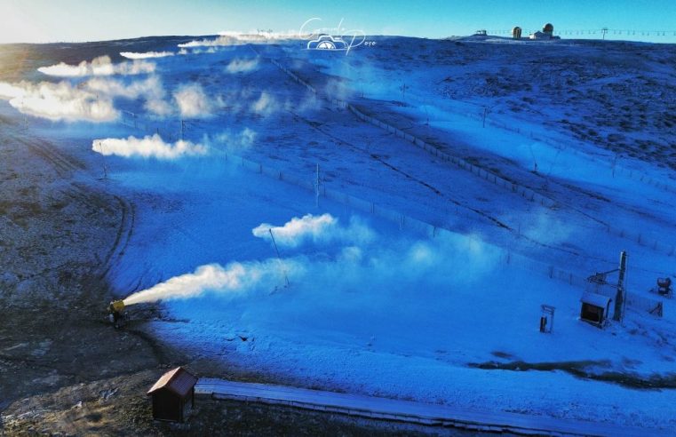 Temperaturas baixas trazem neve à Serra da Estrela