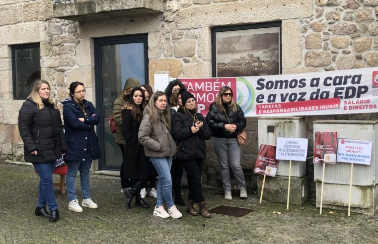 Trabalhadores da Synchro protestam em Seia pela garantia dos postos de trabalho