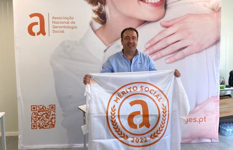 Freguesia de Santa Marinha e São Martinho distinguida com bandeira “Mérito Social”