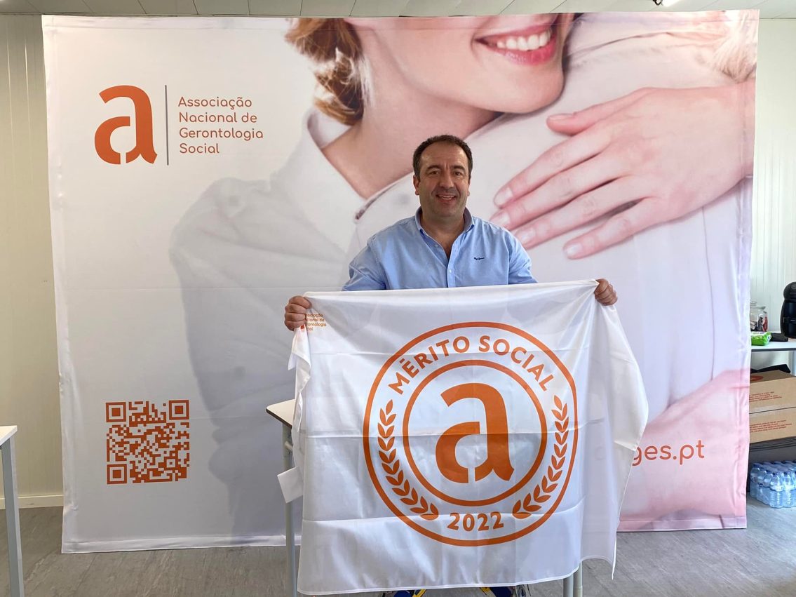 Freguesia de Santa Marinha e São Martinho distinguida com bandeira “Mérito Social”