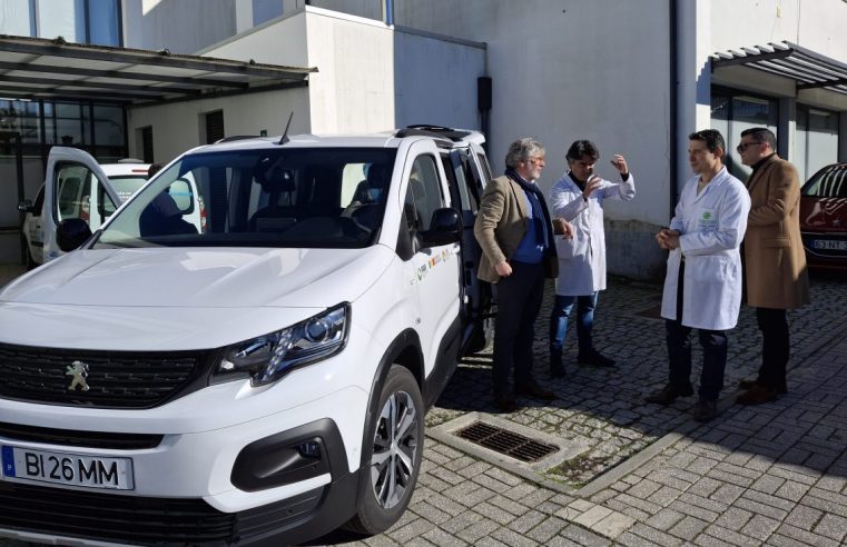 Centro de Saúde de Oliveira do Hospital recebe viatura elétrica da Câmara Municipal