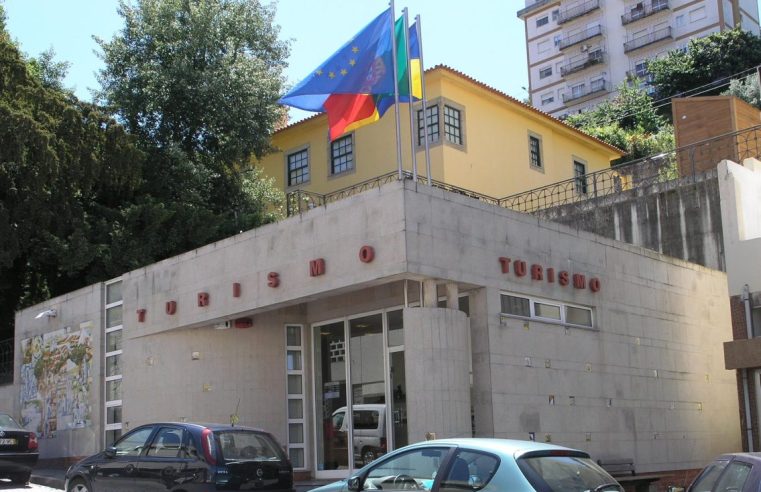 “O Alforge” celebra 10 anos com exposição e conversa sobre comunicação na era digital