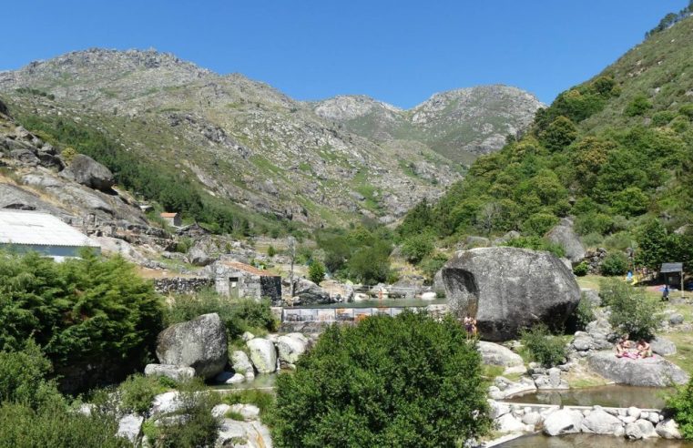 Lapa dos Dinheiros e Loriga renovam Bandeira Azul