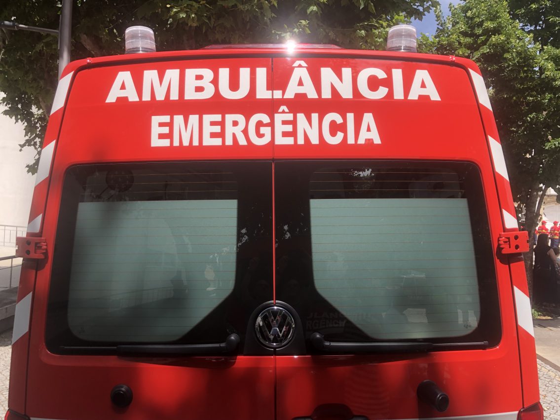 Jovem de 25 anos morre em despiste de mota em Santa Marinha