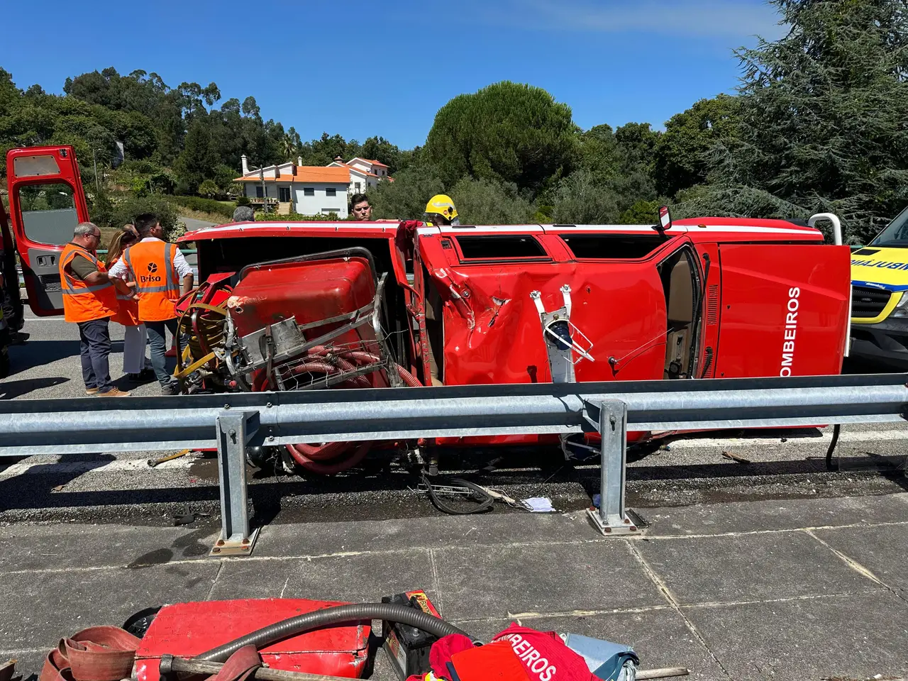 Bombeiros de Vila Nova de Tazem  sofrem acidente