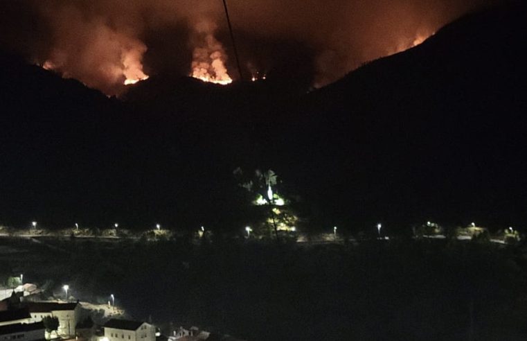 Incêndio circunscrito mas com duas frentes em Alvoco da Serra e Loriga