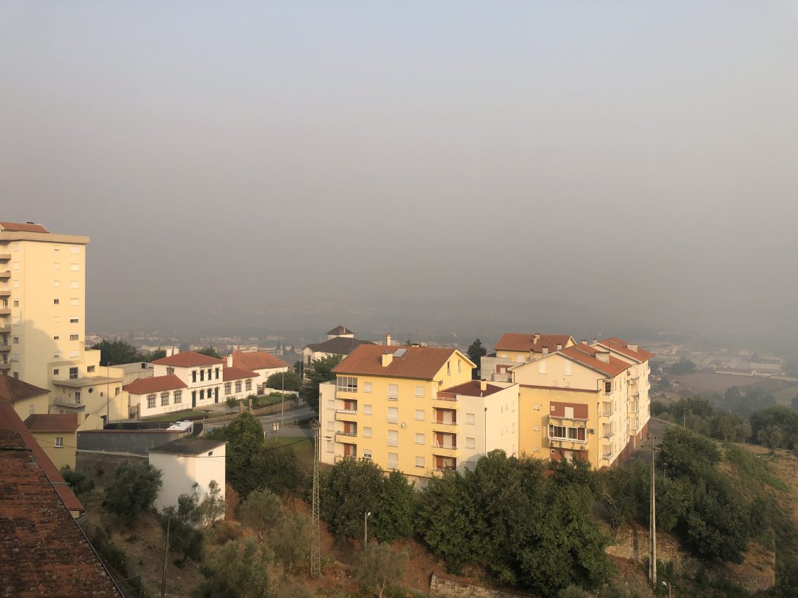 Fogo deixa Seia debaixo de fumo