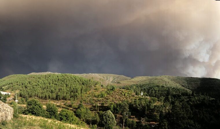 Incêndio ameaça Parque Natural da Serra da Estrela
