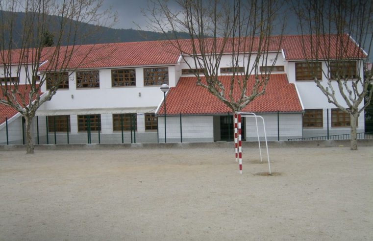 Câmara de Seia cede antiga escola do Crestelo para quartel da GNR
