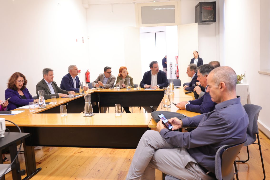 Ministra do Ambiente reuniu em Seia com autarcas da Estrela para discutir novo modelo de gestão do Parque Natural