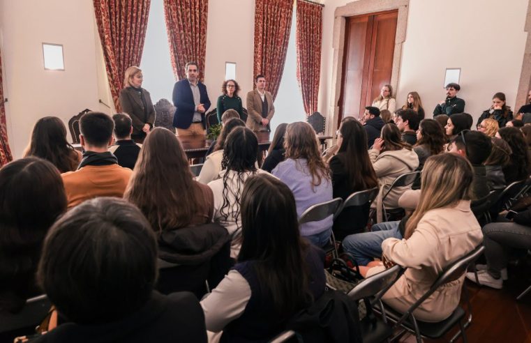 Município de Seia entregou 50 bolsas de estudo a estudantes do ensino superior