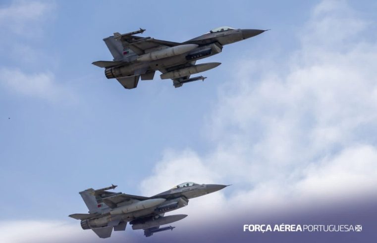 Caças da Força Aérea sobrevoam Portugal para assinalar Passagem de Ano