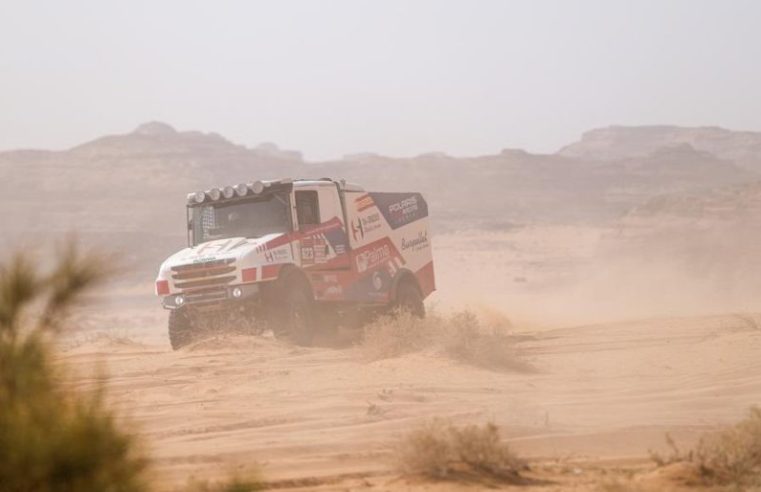 Paulo Oliveira desce na geral do Dakar