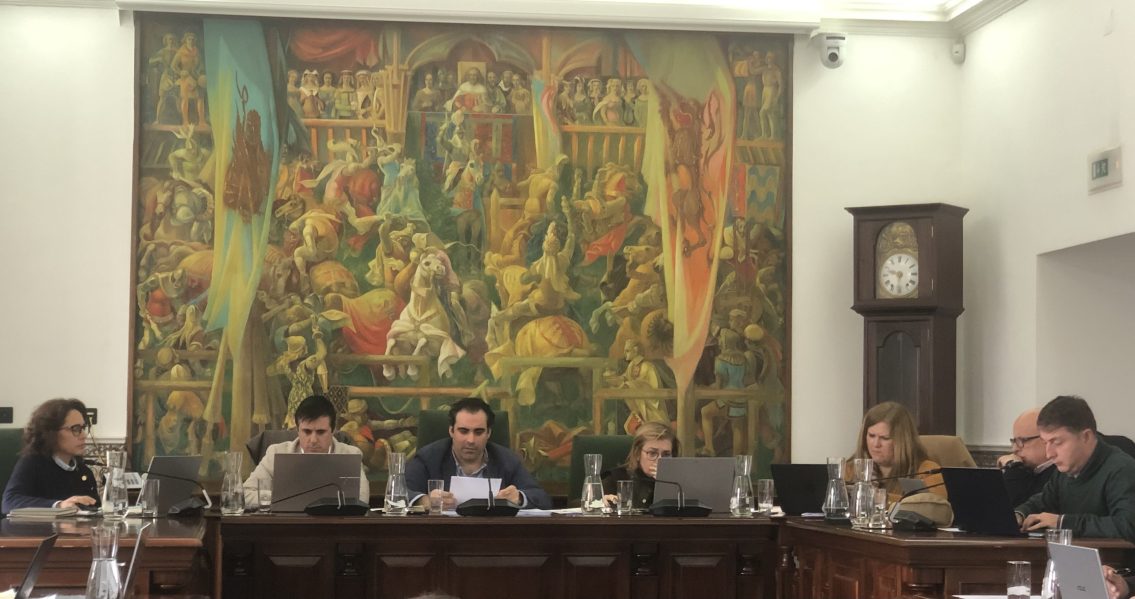 PSD de Seia critica modelo da Feira do Queijo; executivo defende aposta no negócio e promete inovação