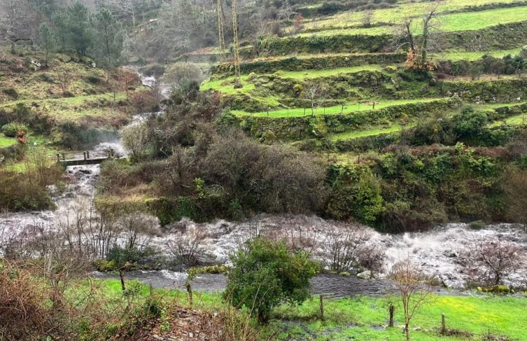 Cheia na ribeira de Alvoco reflete impacto prolongado dos incêndios na Estrela