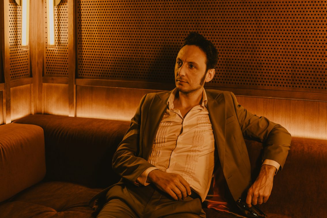 Samuel Úria apresenta “2000 A.D.” na Casa Municipal da Cultura de Seia