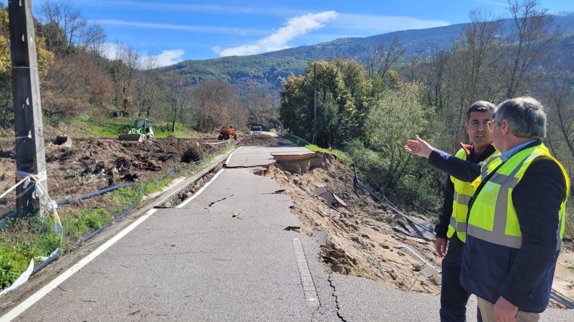 Oliveira do Hospital intervém em vias danificadas pela tempestade ‘Kristin’