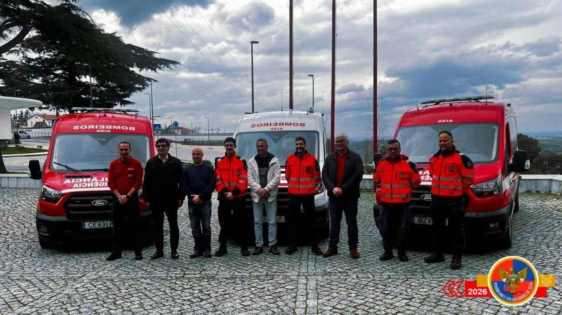 Bombeiros Voluntários de Seia reforça parque de viaturas com três novas ambulâncias