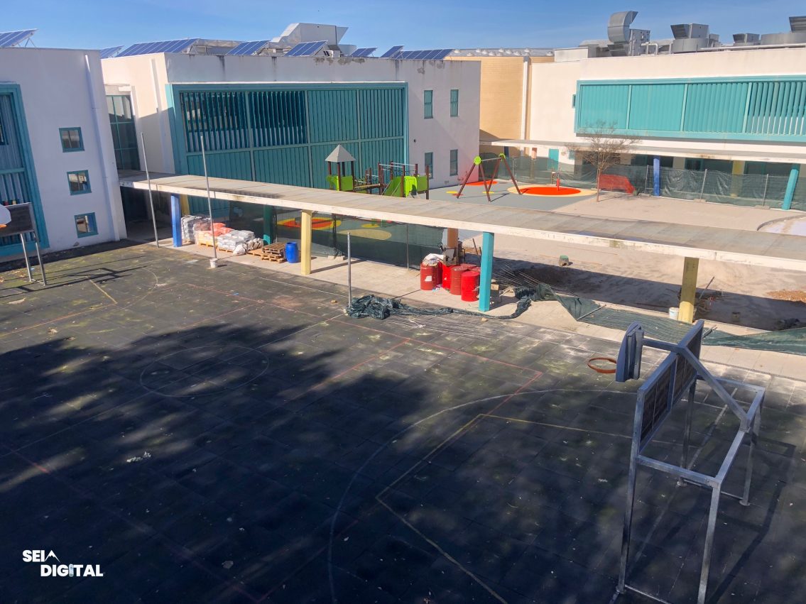 Alunos do Centro Escolar de Seia sem recreio exterior devido a obras