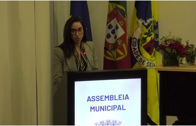Deputada do PSD alerta para riscos na Rota da Caniça e falhas na informação ao público