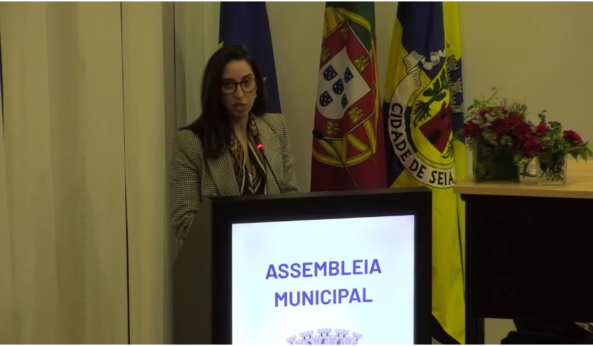 Deputada do PSD alerta para riscos na Rota da Caniça e falhas na informação ao público