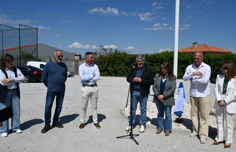 Inaugurado polidesportivo renovado e novo parque de estacionamento em Lagares da Beira