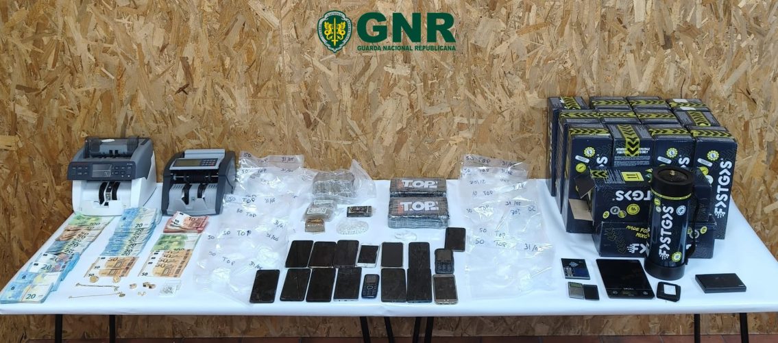 Operação da GNR por tráfico de droga leva a detenções em Seia, Ansião e Montijo