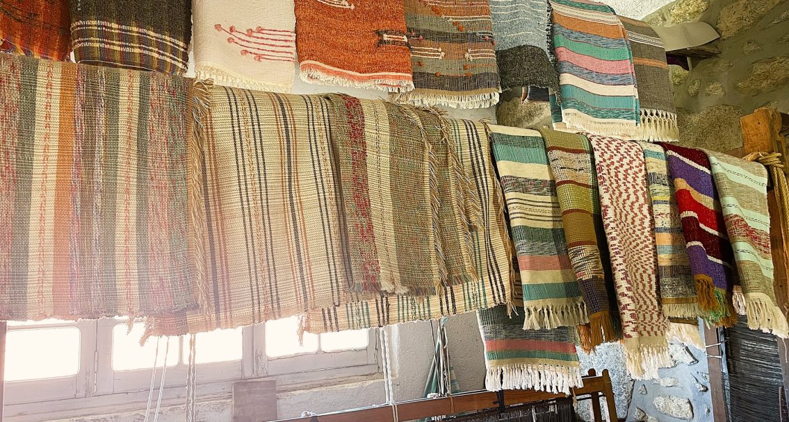 Aldeia das Dez recebe encontro internacional dedicado à tecelagem e artes tradicionais